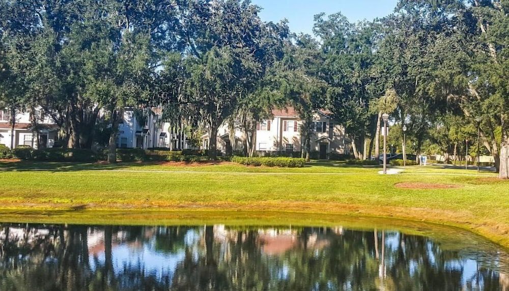 Villa Rios Camilo - Lucaya Village Apartment 32