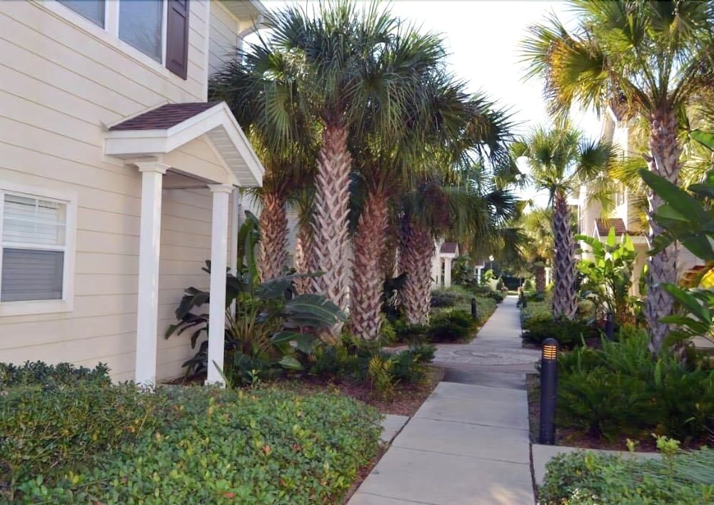 Villa Kaluh - Lucaya Village Apartment 22