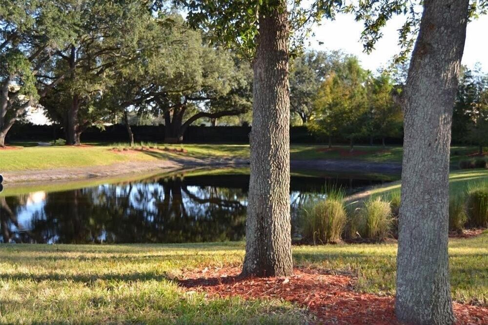 Villa Kaluh - Lucaya Village Apartment 25