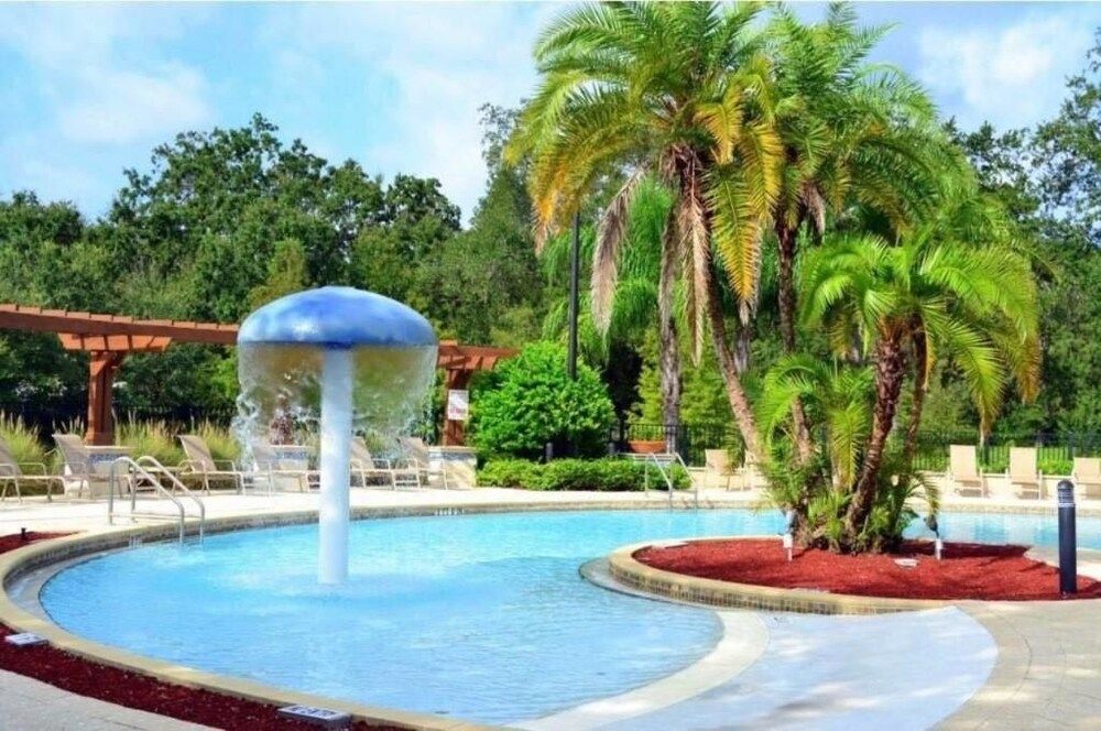 undefined Villa Kaluh - Lucaya Village 5