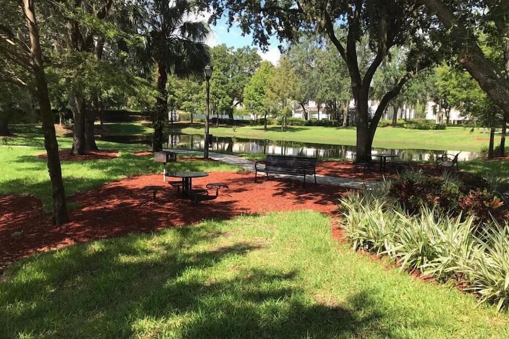 Villa Gusta - Lucaya Village Apartment 24
