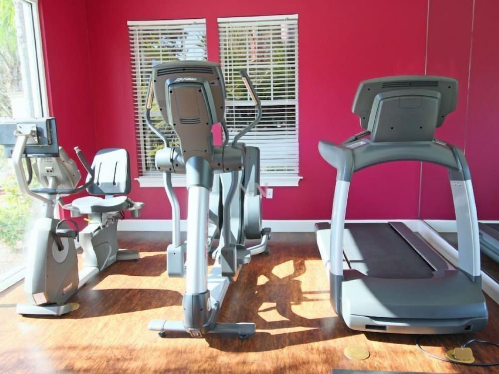 Fv60025 - Lucaya Village - 3 Bed 2 Baths Apartment Family Condo, Hot Tub, Garden Area 10