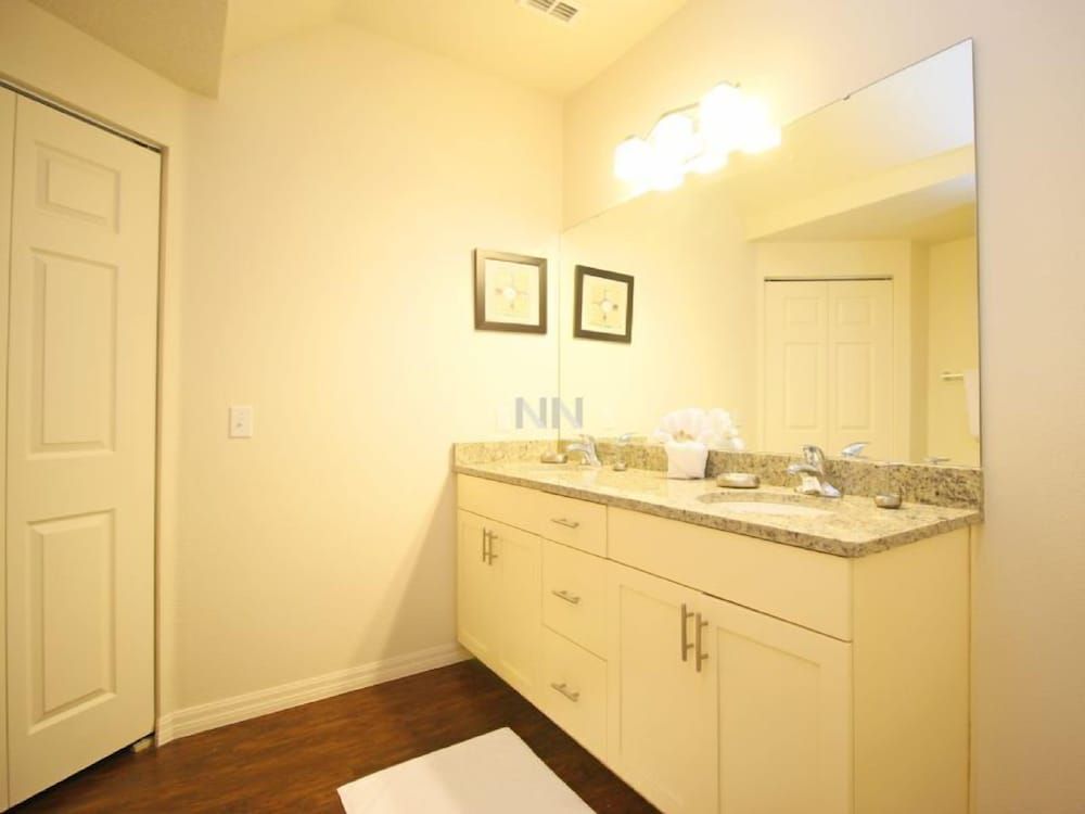 Fv60025 - Lucaya Village - 3 Bed 2 Baths Apartment Family Condo, Hot Tub, Garden Area 7