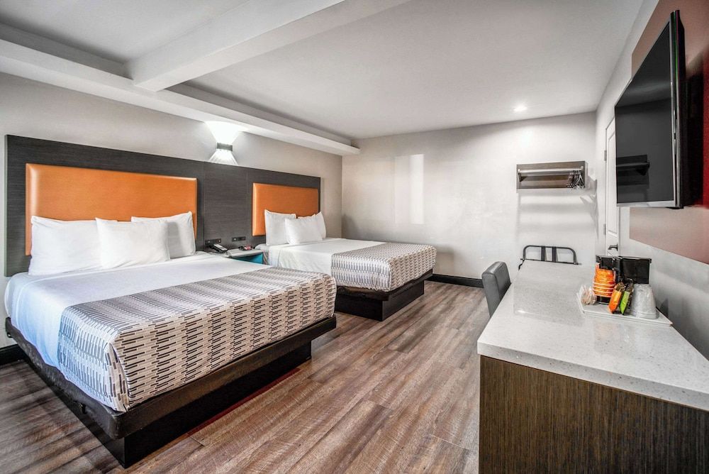 Standard Room, 2 Queen Beds, Non Smoking