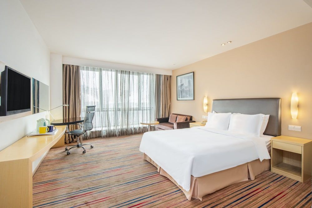 Standard Room, 1 Queen Bed, Smoking