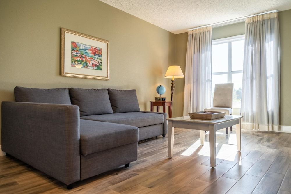 undefined Palm Studio by Orlando Short Term 10