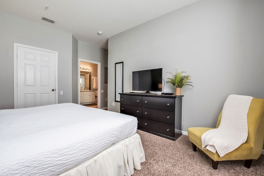 undefined Lakeview Gardens