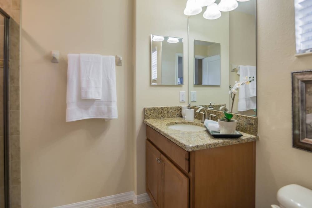 Storey Lake by PRP Apartment (4882 Storey Lake) 10