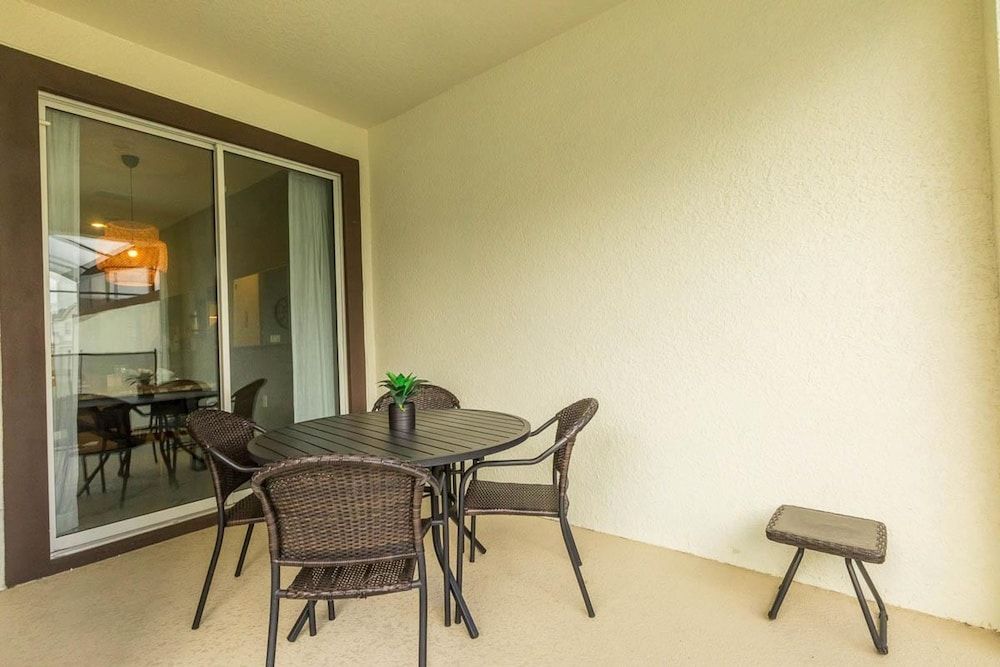 undefined 8924 SD - Luxury 4BR Townhome Private Pool 2