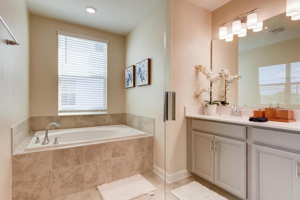 547 OC - Golf View 2BR Luxury Townhome Apartment, Multiple Beds (547 OC - Golf View 2BR Luxury Townhom) 11