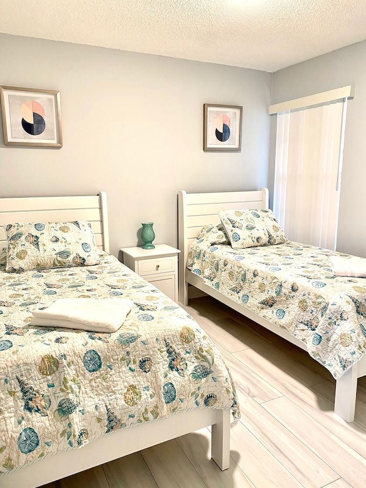 undefined Beautiful Luxury Apartment - Close to Disney 9