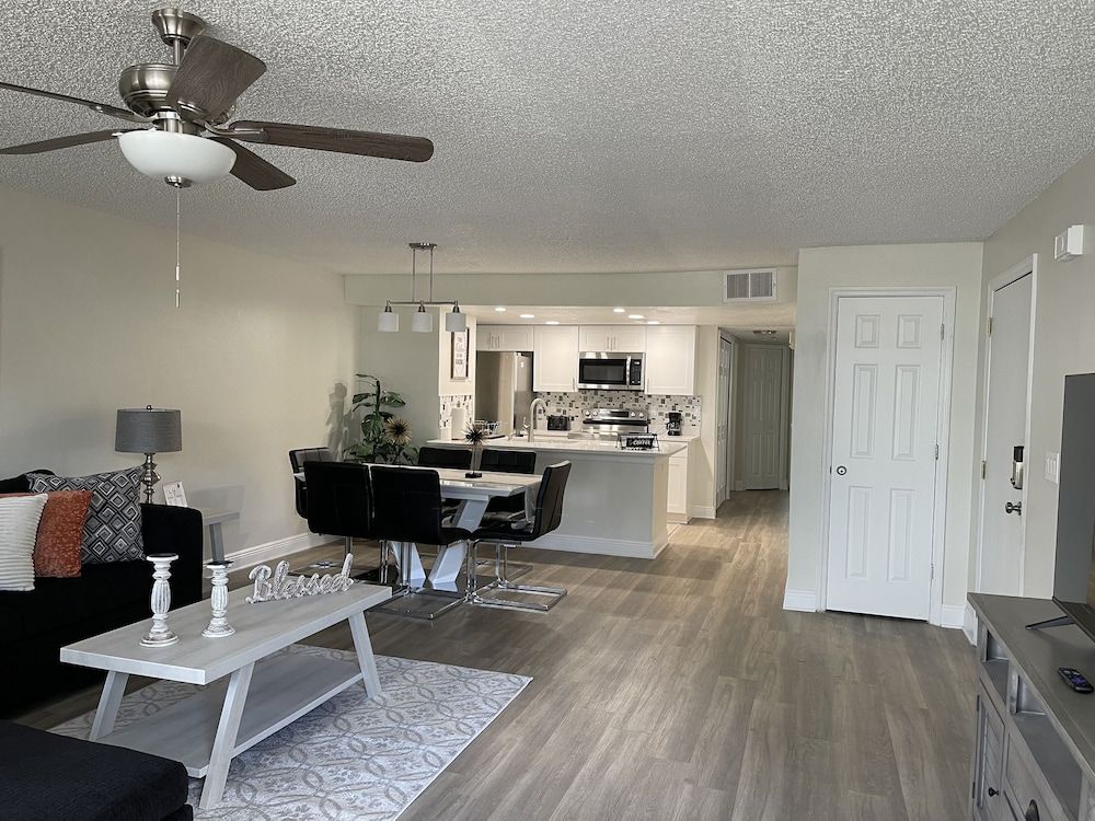 undefined MODERN LUXURY APARTMENT CLOSE DISNEY 9