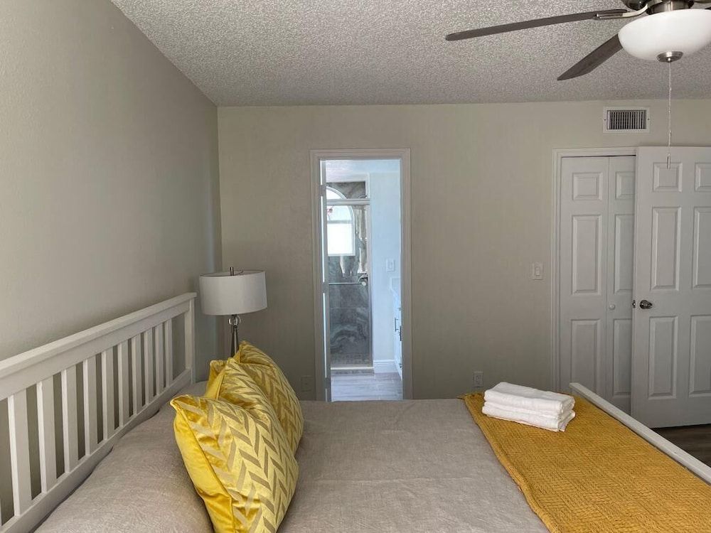 undefined Three Bedroom Apartment #7 -- 2737 NPB -- Vusa Three Bedroom Condo Apartment 5