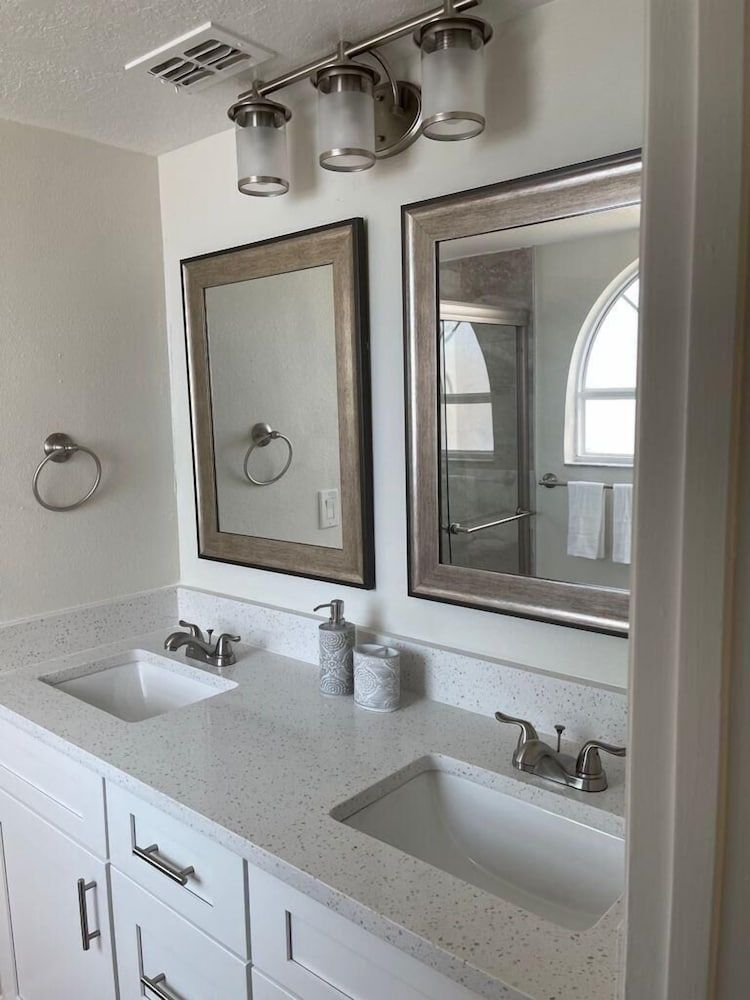 undefined Three Bedroom Apartment #7 -- 2737 NPB -- Vusa Three Bedroom Condo Apartment 8