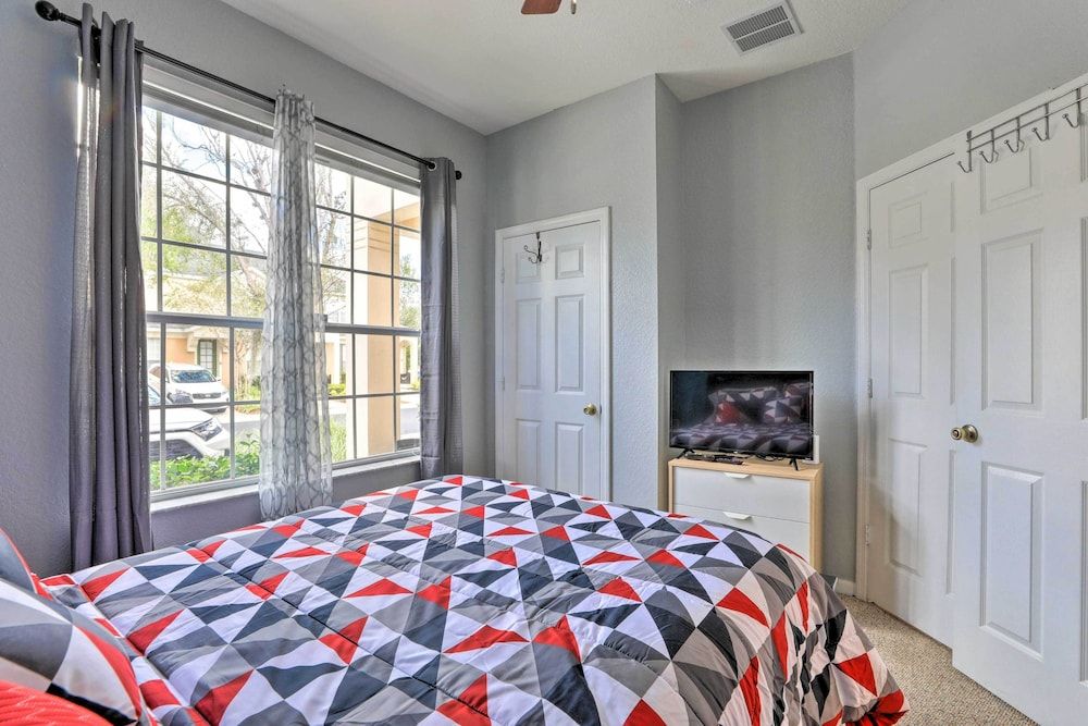 undefined Resort Townhome w/ Splash Pool ~ 7 Mi to Disney! 3