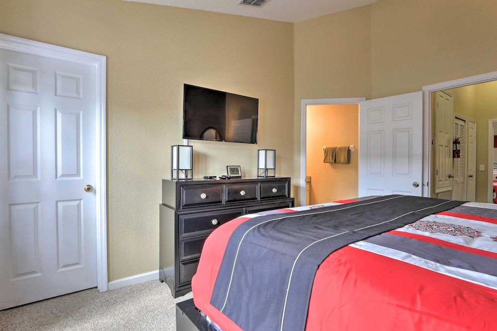 undefined Resort Townhome w/ Splash Pool ~ 7 Mi to Disney! 5