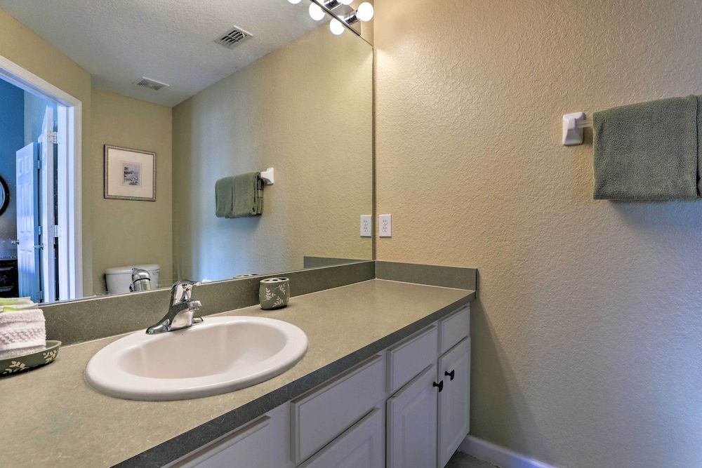 Resort Townhome w/ Splash Pool ~ 7 Mi to Disney! Apartment (3 Bedrooms) 14