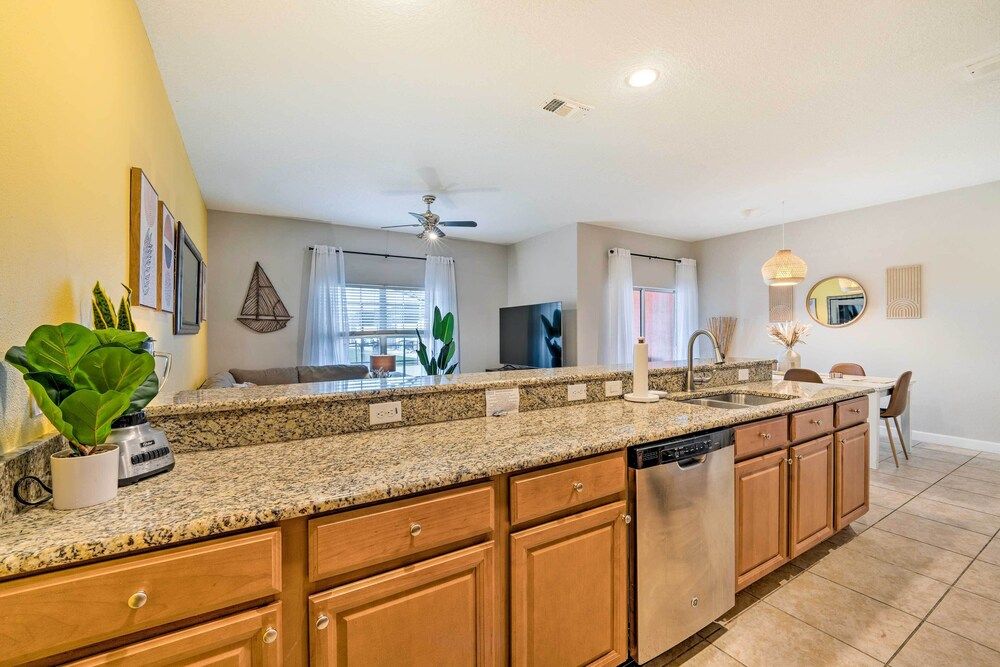 undefined Townhome in Paradise Palms ~ 5 Mi to Disney 4