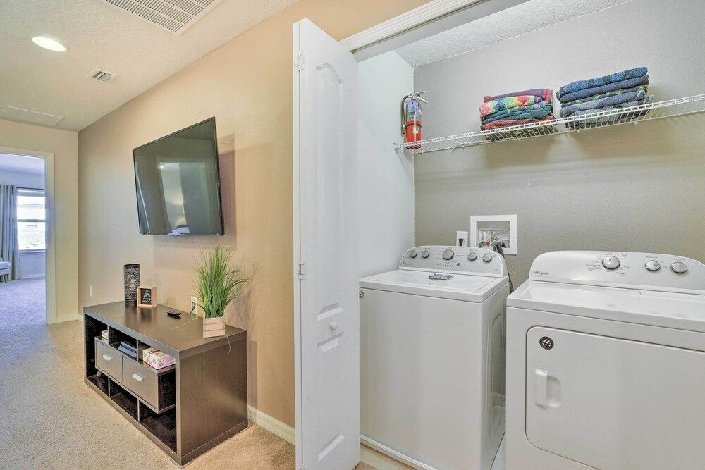 undefined Kissimmee Vacation Rental ~ 7 Mi to Disney! 7