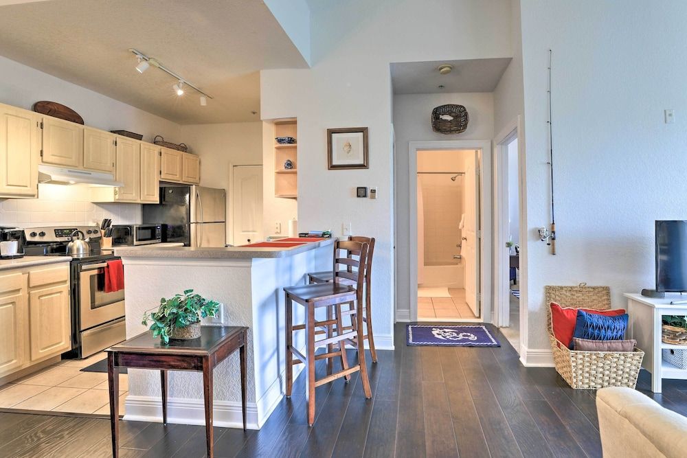 undefined Resort Condo w/ Balcony: 6 Mi to Magic Kingdom 6