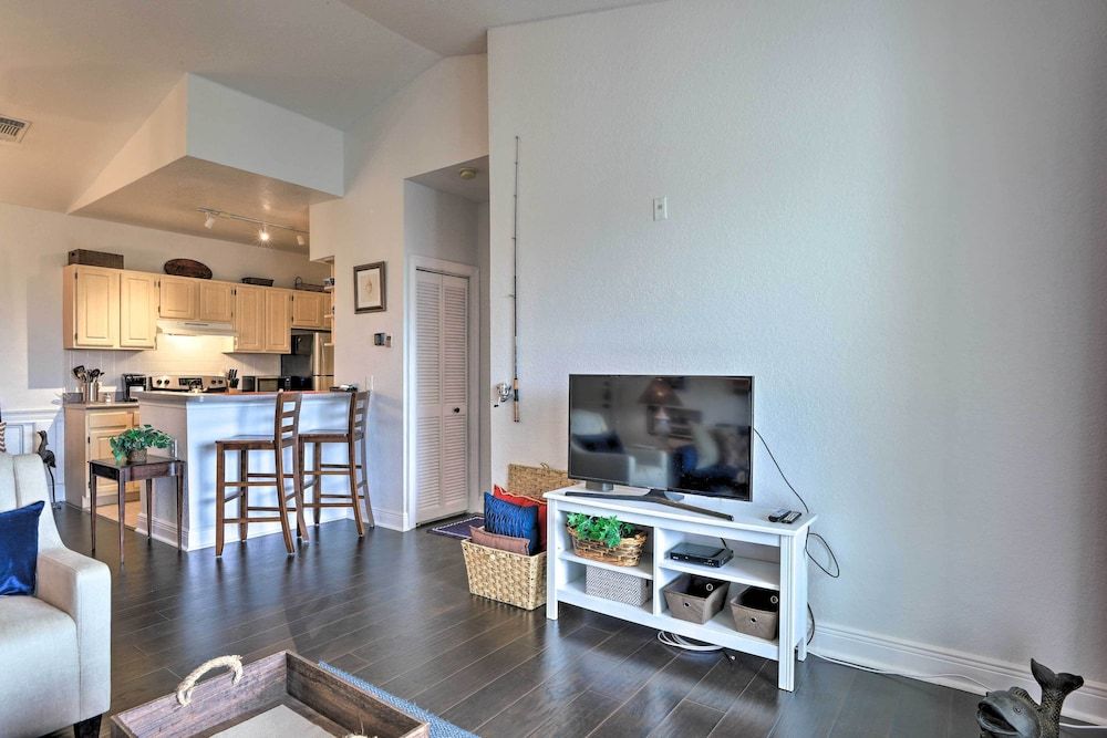 undefined Resort Condo w/ Balcony: 6 Mi to Magic Kingdom 9