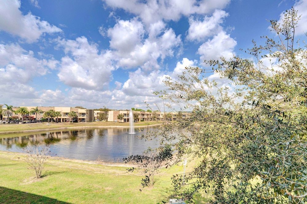 undefined Modern Townhome w/ Patio & Grill < 2 Mi to Disney! 10