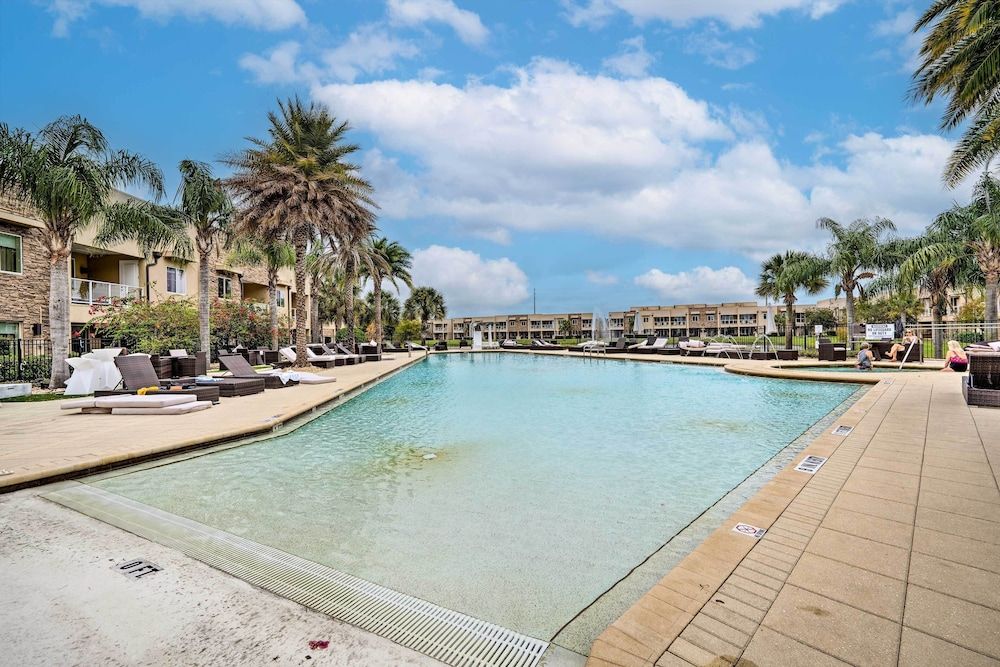 undefined Modern Townhome w/ Patio & Grill < 2 Mi to Disney! 6