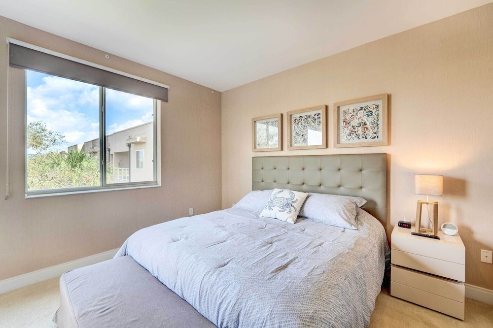 undefined Modern Townhome w/ Patio & Grill < 2 Mi to Disney! 2