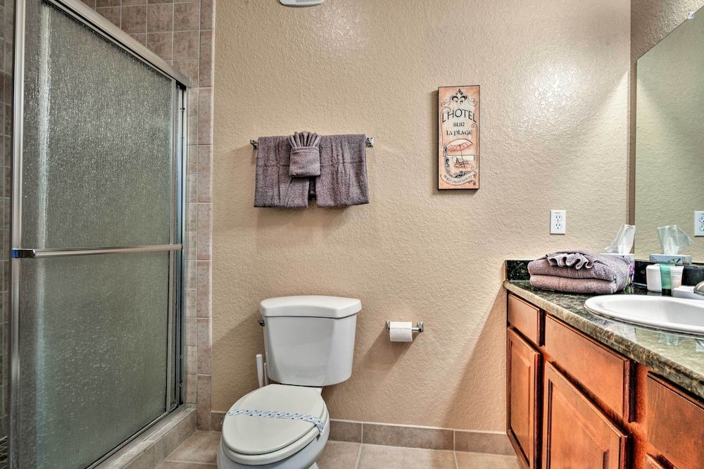 Davenport Condo w/ Pool Access: 10 Mi to Disney Apartment (2 Bedrooms) 10