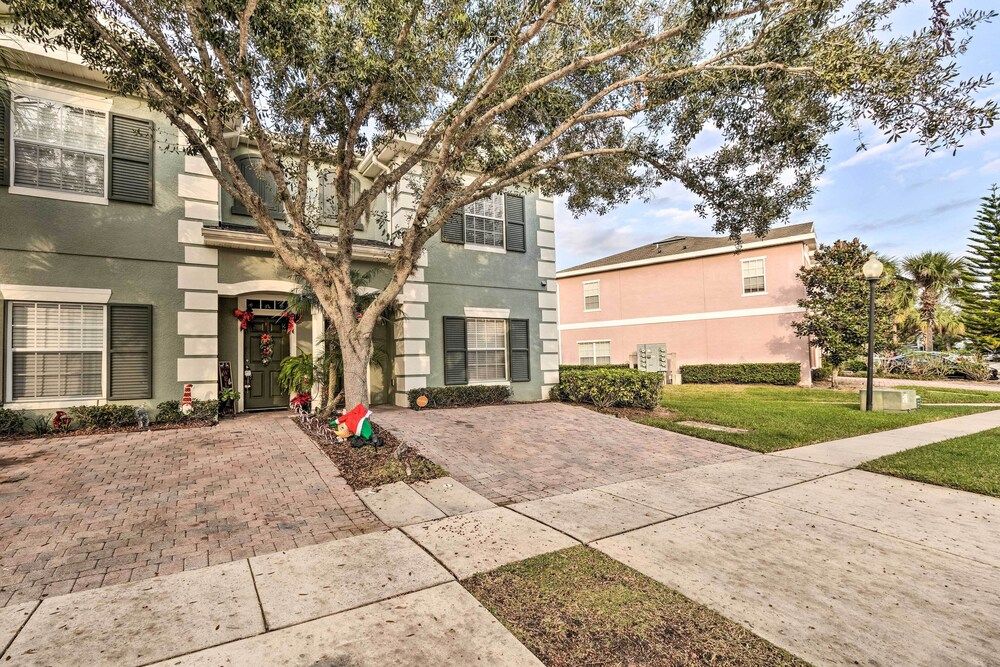 undefined Townhome w/ Water Views ~ 7 Mi to Disney! 4