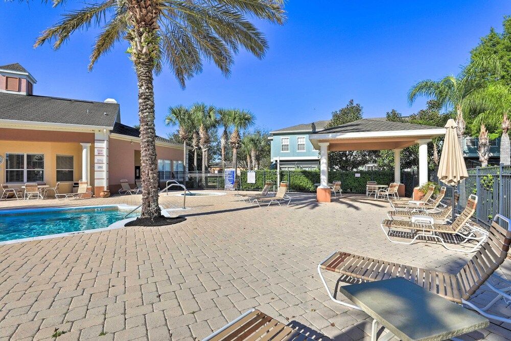 undefined Townhome w/ Water Views ~ 7 Mi to Disney! 10