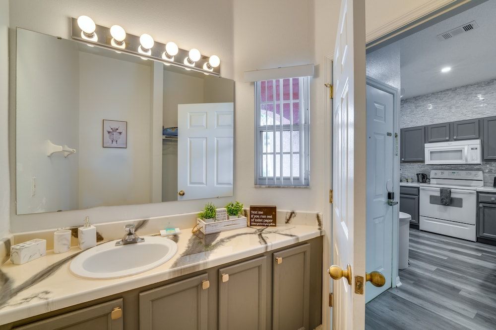 undefined Chic Florida Retreat ~ 7 Mi to Walt Disney World! 4