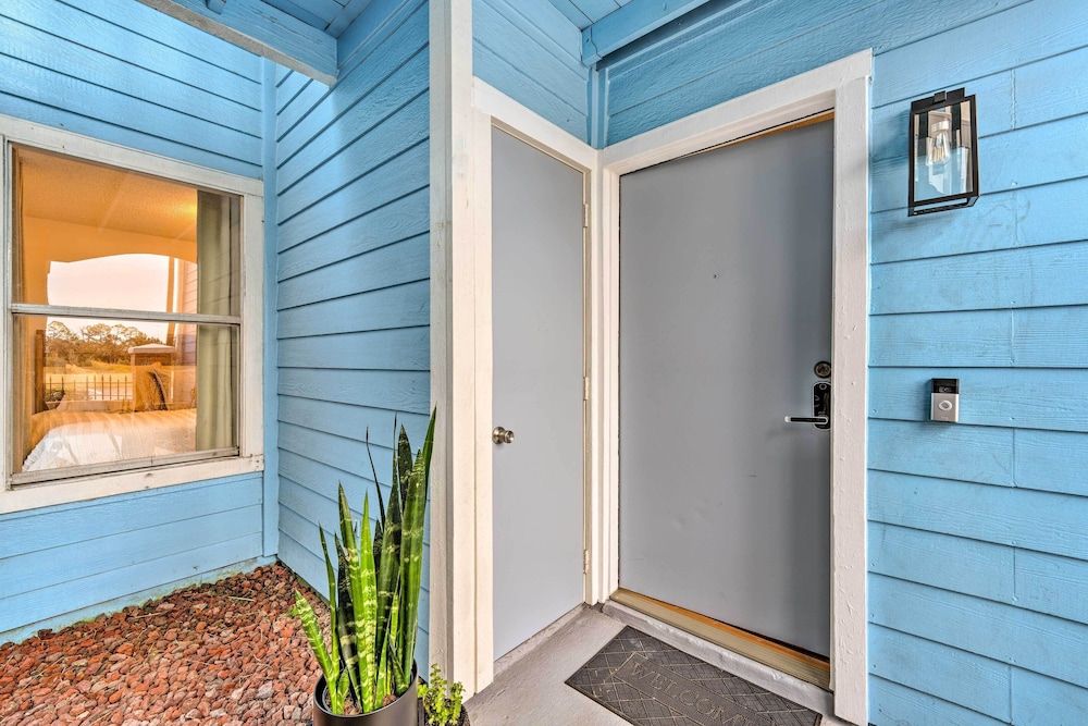 undefined Chic Kissimmee Townhome: 4 Mi to Disney! 4