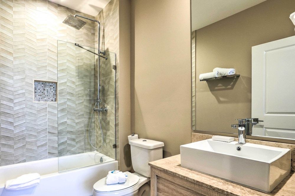 undefined Magic Villas Townhome ~ 5 Miles to Disney Parks! 4