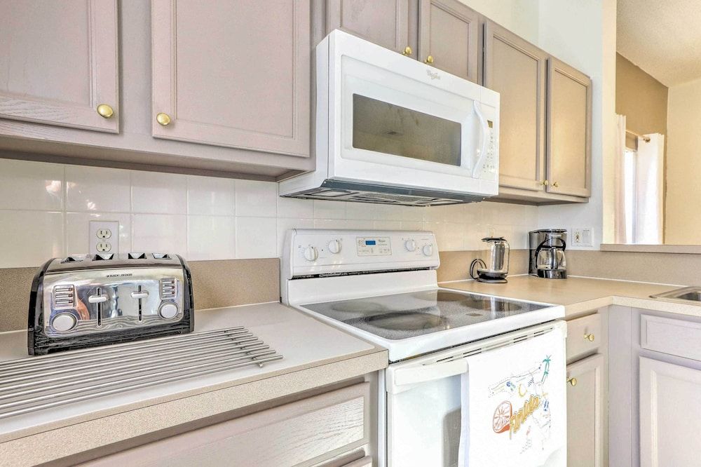 undefined Bright Kissimmee Retreat: Resort Pool Access! 6