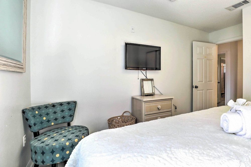 undefined Bright Kissimmee Retreat: Resort Pool Access! 3