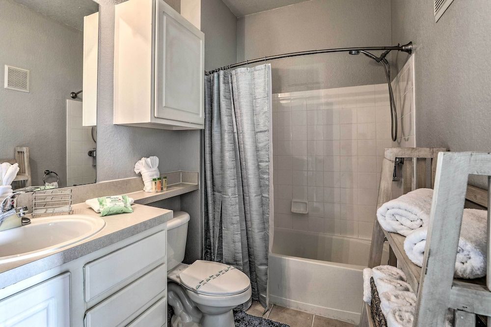 undefined Ground-floor Lakeview Condo ~ 6 Mi to Disney World 8