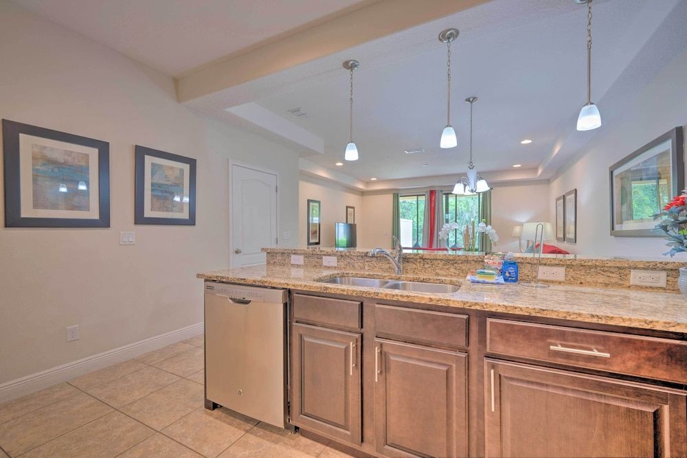 Davenport Home w/ Yard, Near Golf & Shopping! Apartment (3 Bedrooms) 11