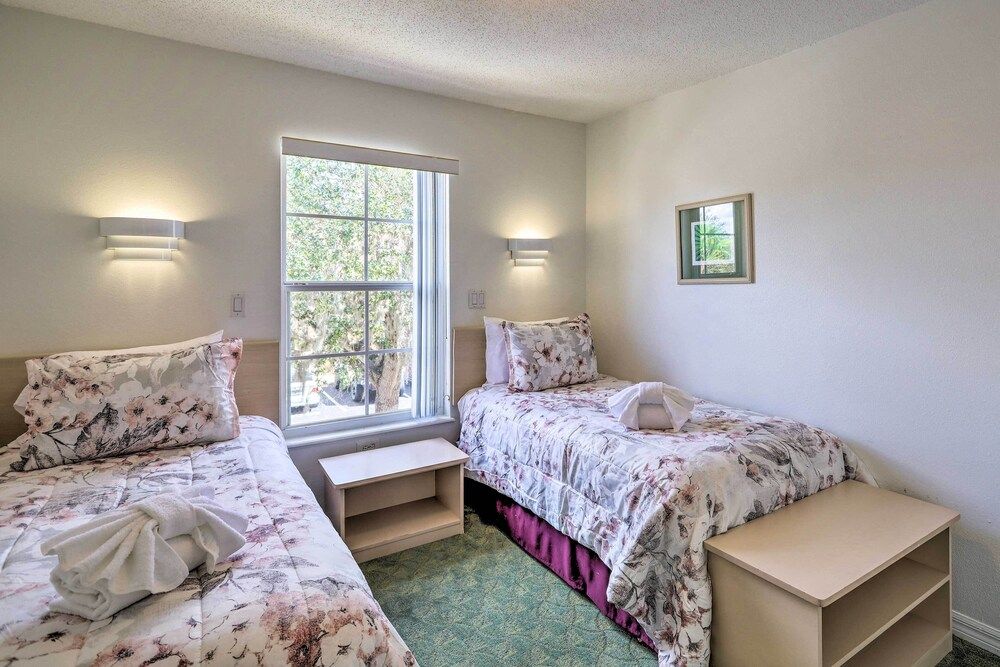 undefined Cozy Kissimmee Townhome ~ 8 Mi to Disney World! 9