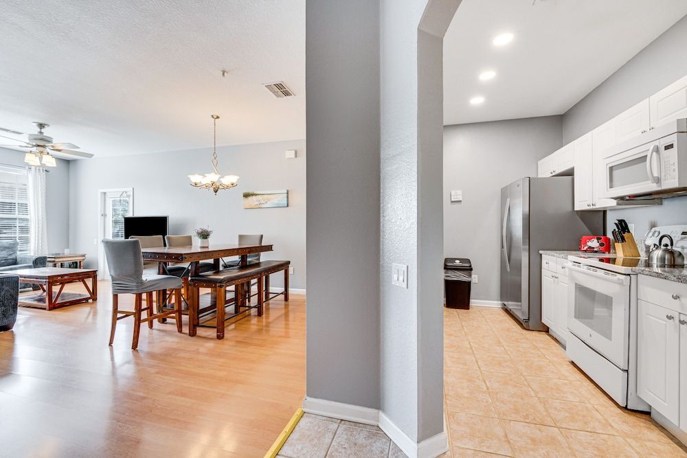 undefined Cozy Kissimmee Condo ~ 6 Mi to Disney World! 9