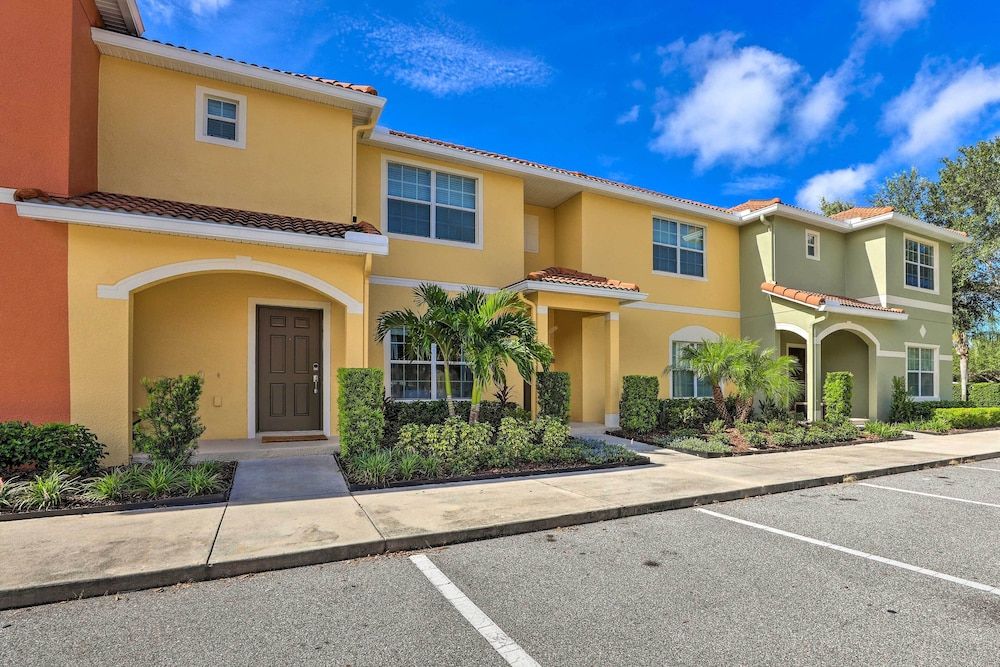 undefined Sunny Kissimmee Resort Home Near Disney Parks! 3