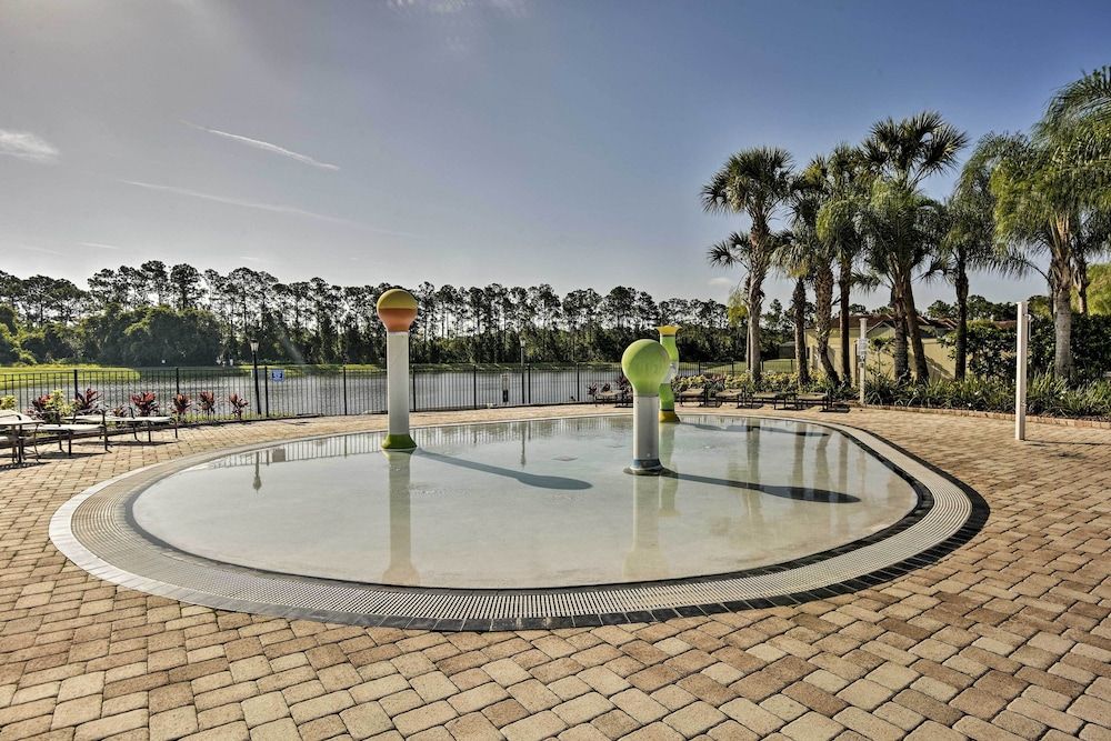 undefined Sunny Kissimmee Resort Home Near Disney Parks! 2