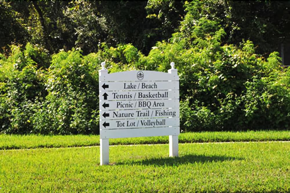 Lake Berkley - 7 Bed 5 Baths Villa Family Villa, Multiple Bedrooms, Garden Area 19