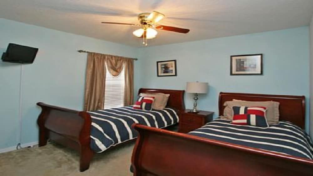 Emerald Island #5 - 7 Bed 6 Baths Villa Family Villa, Multiple Bedrooms, Garden Area 9