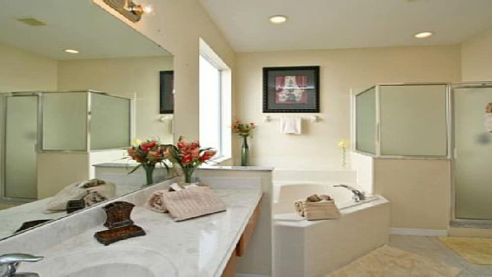 Emerald Island #5 - 7 Bed 6 Baths Villa Family Villa, Multiple Bedrooms, Garden Area 12