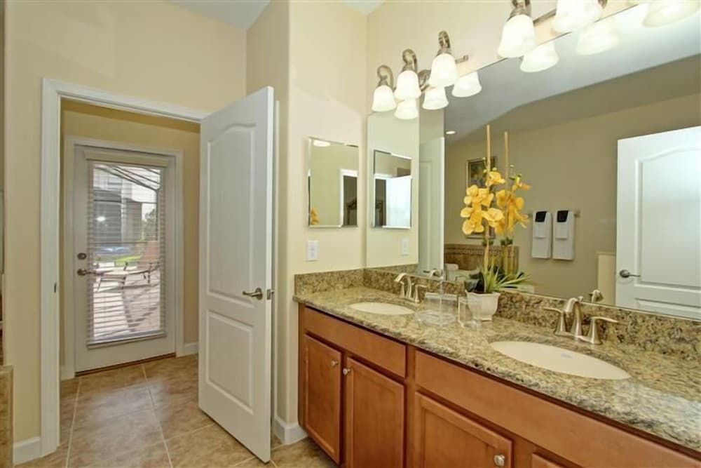 Champions Gate #4 - The Retreat - 8 Bed 5 Baths Villa Family Villa, Multiple Bedrooms, Garden Area 14