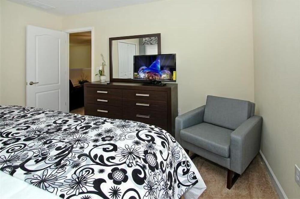 Champions Gate #4 - The Retreat - 8 Bed 5 Baths Villa Family Villa, Multiple Bedrooms, Garden Area 7