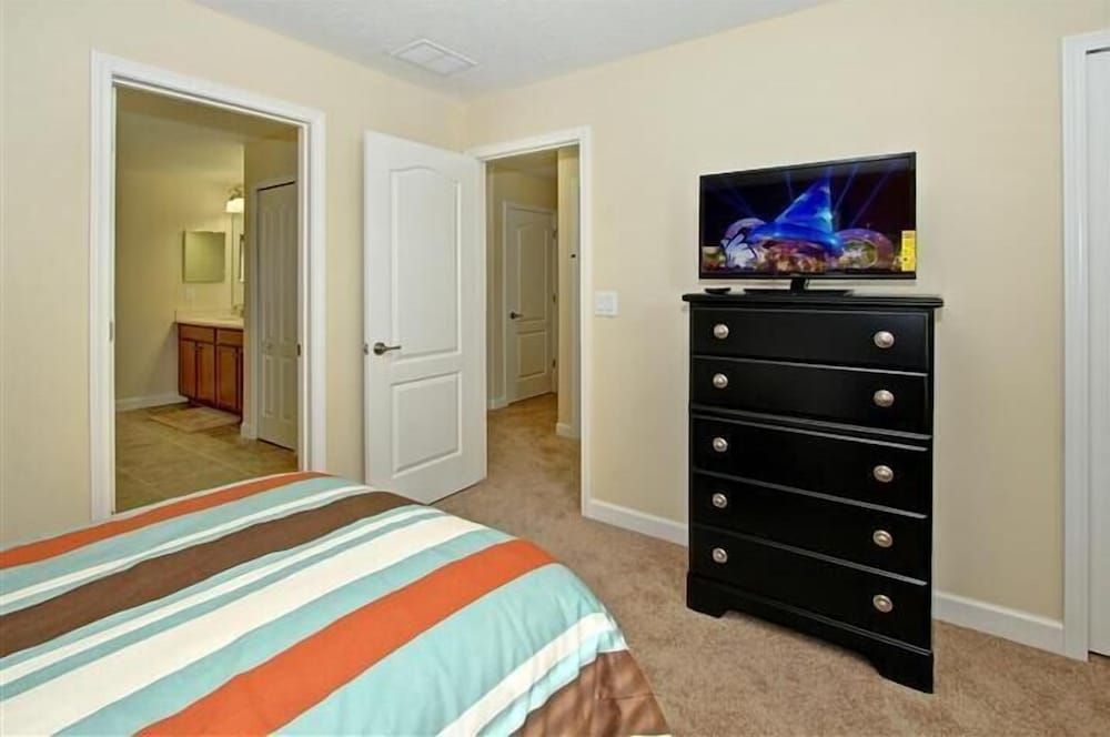 Champions Gate #4 - The Retreat - 8 Bed 5 Baths Villa Family Villa, Multiple Bedrooms, Garden Area 9