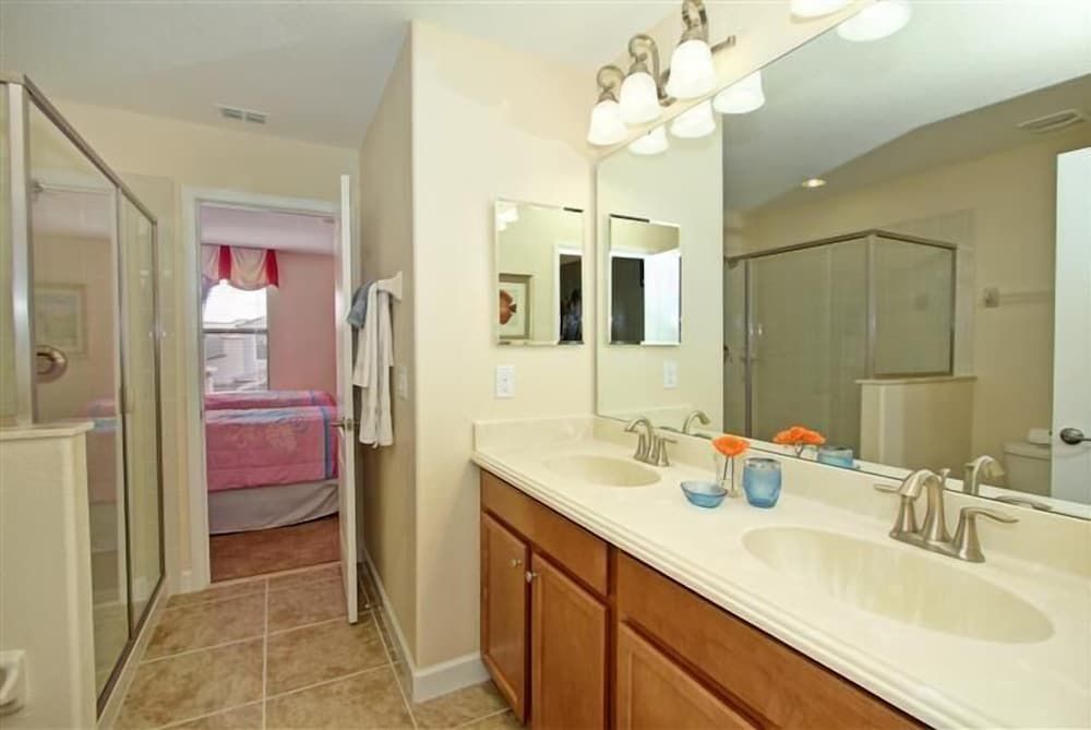 Champions Gate #4 - The Retreat - 8 Bed 5 Baths Villa Family Villa, Multiple Bedrooms, Garden Area 15