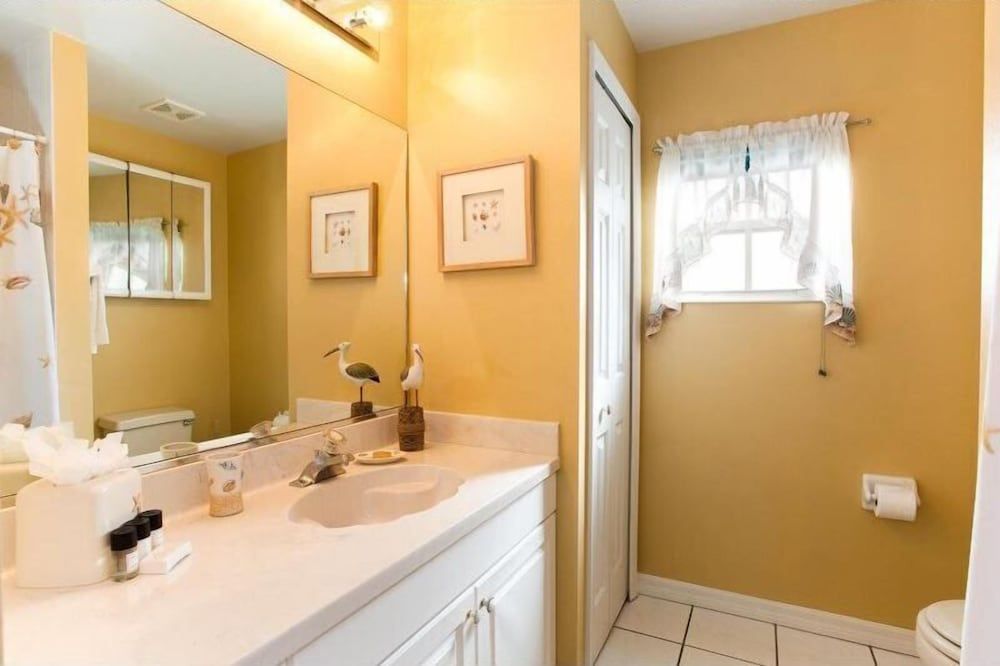 Ly235476 - Oak Island Harbour - 4 Bed 2.5 Baths Villa Family Villa, Hot Tub, Garden Area 5